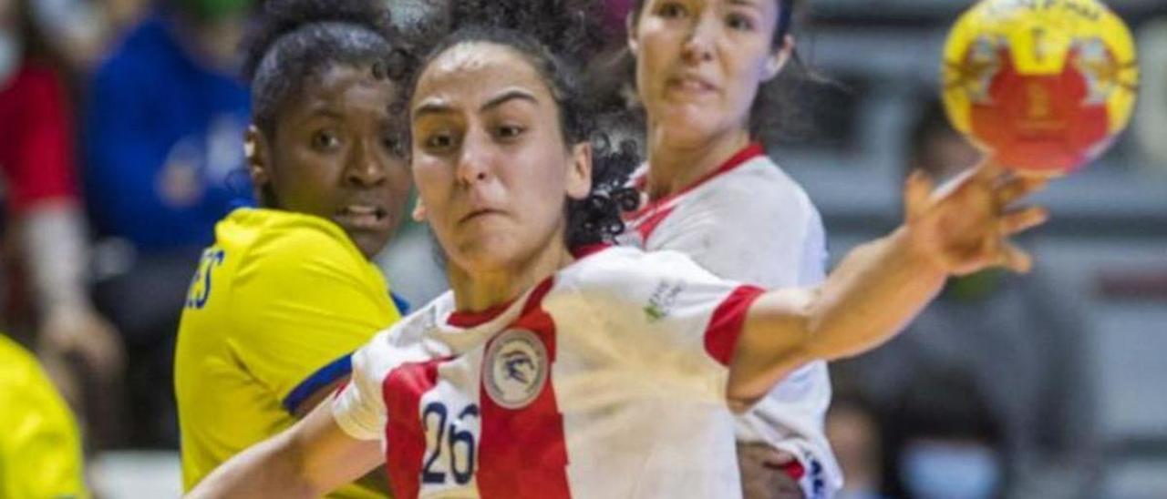 Jazmín Mendoza con la selección de Paraguay. | RFEBM