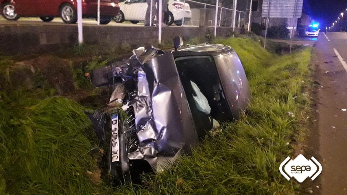 Uno de los vehículos implicados en el accidente.