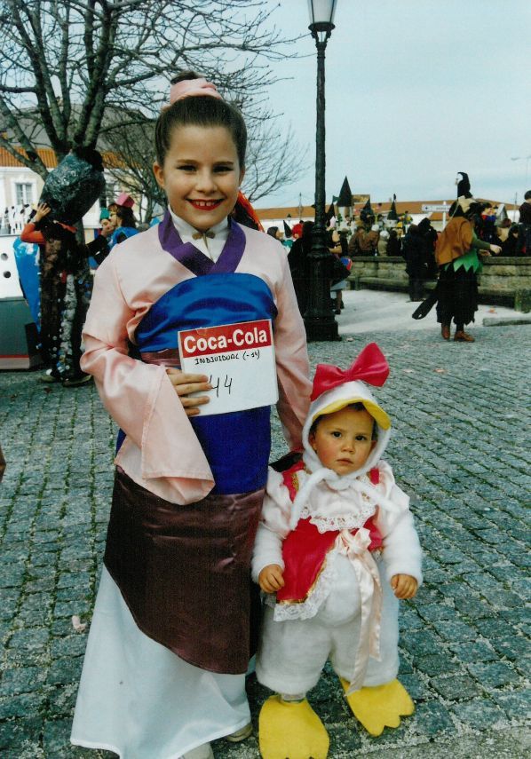 Imágenes correspondientes al carnaval de 2003 divulgadas por el Concello de O Grove