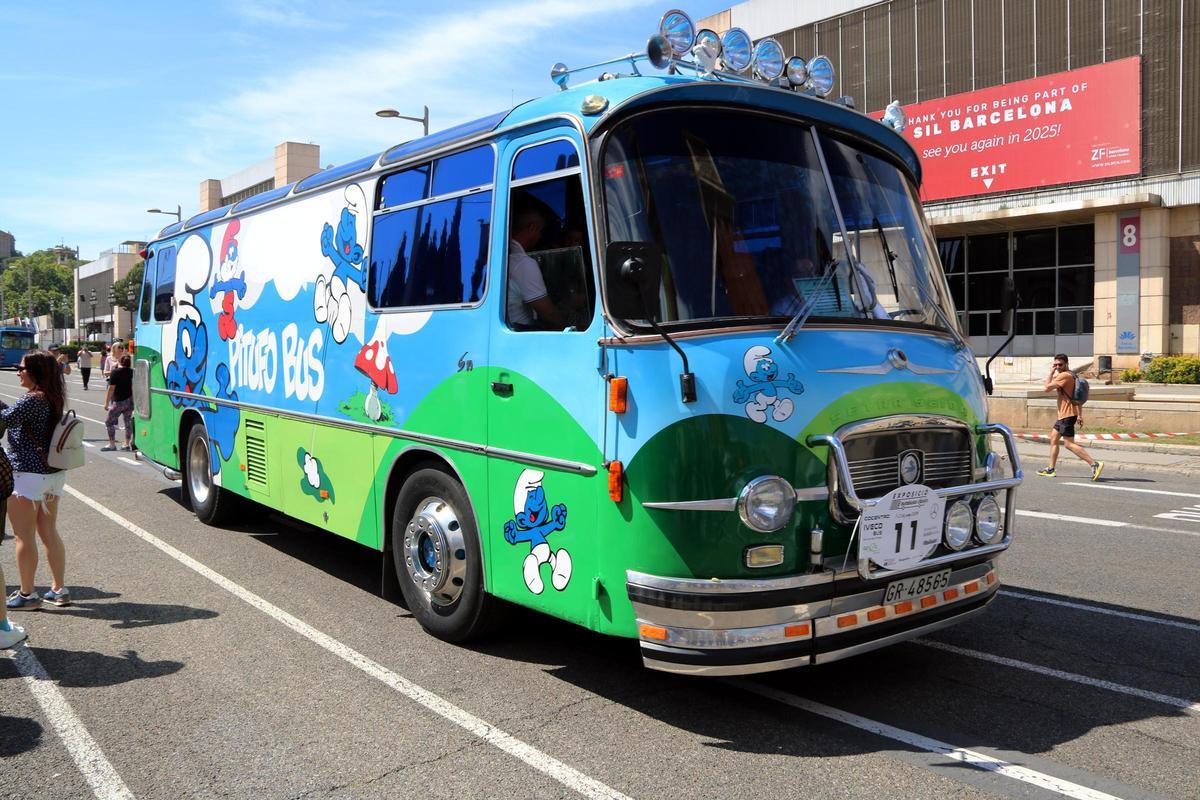 Los autobuses clásicos vuelven a recorrer el centro de Barcelona