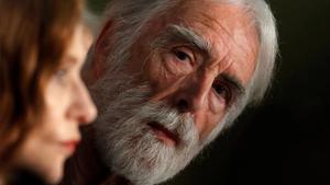 Michael Haneke e Isabelle Huppert, en la presentación de ’Happy end’ en Cannes.