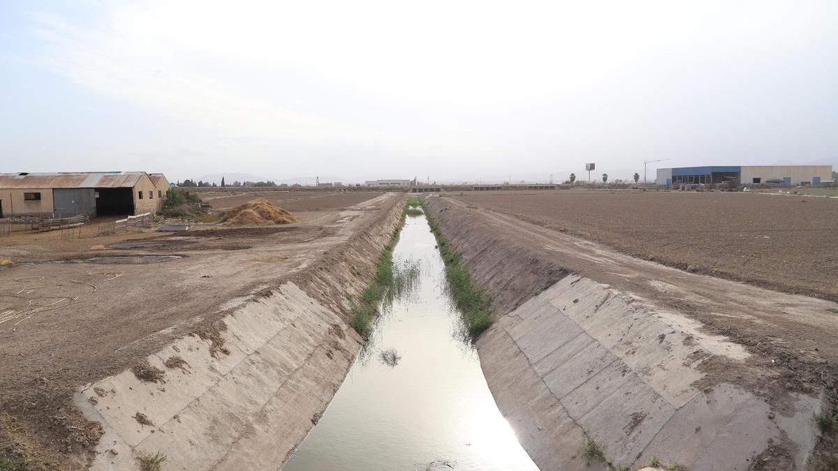 Estado actual del canal de la Rambla de Biznaga, que debe prolongarse para recoger las aguas que se acumulan en Campillo.