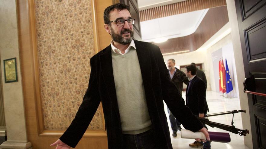 Ginés Ruiz Maciá, en la rueda de prensa en la que anunció que renuncia a su acta de concejal. | JUAN CARLOS CAVAL