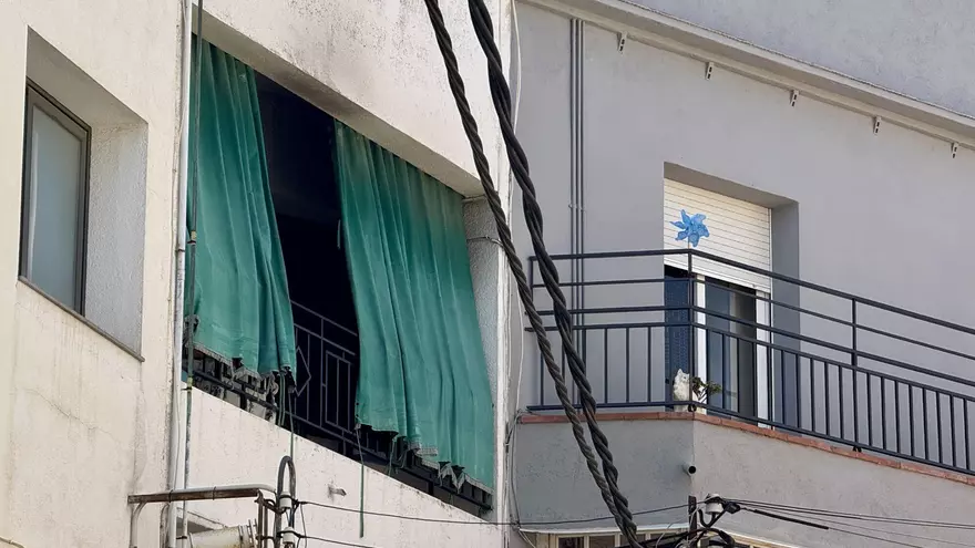 Vídeo: Un home i una dona moren en un incendi d'habitatge a Mataró