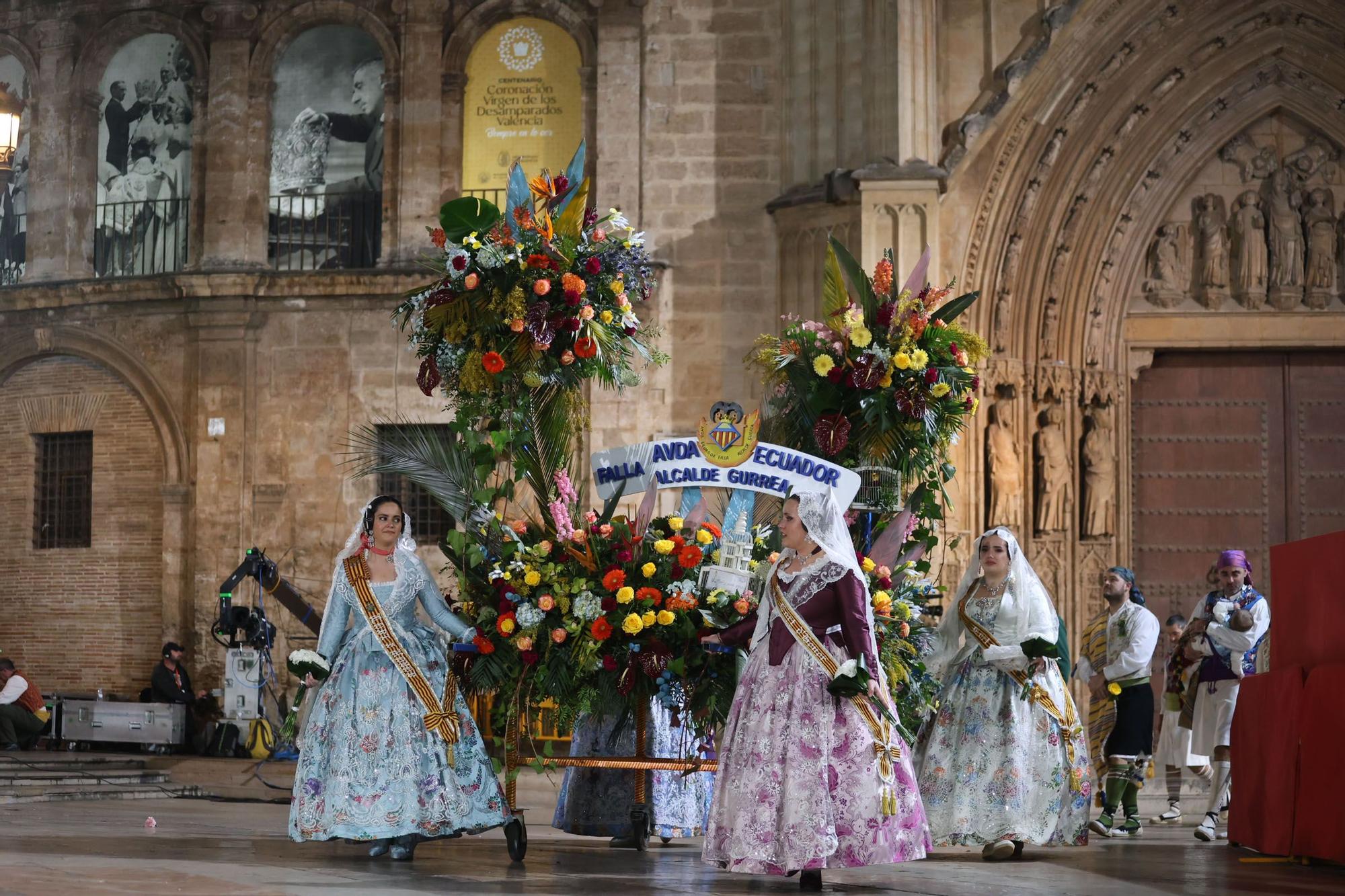 Búscate en el primer día de la Ofrenda en la calle San Vicente entre las 21 y las 22 horas