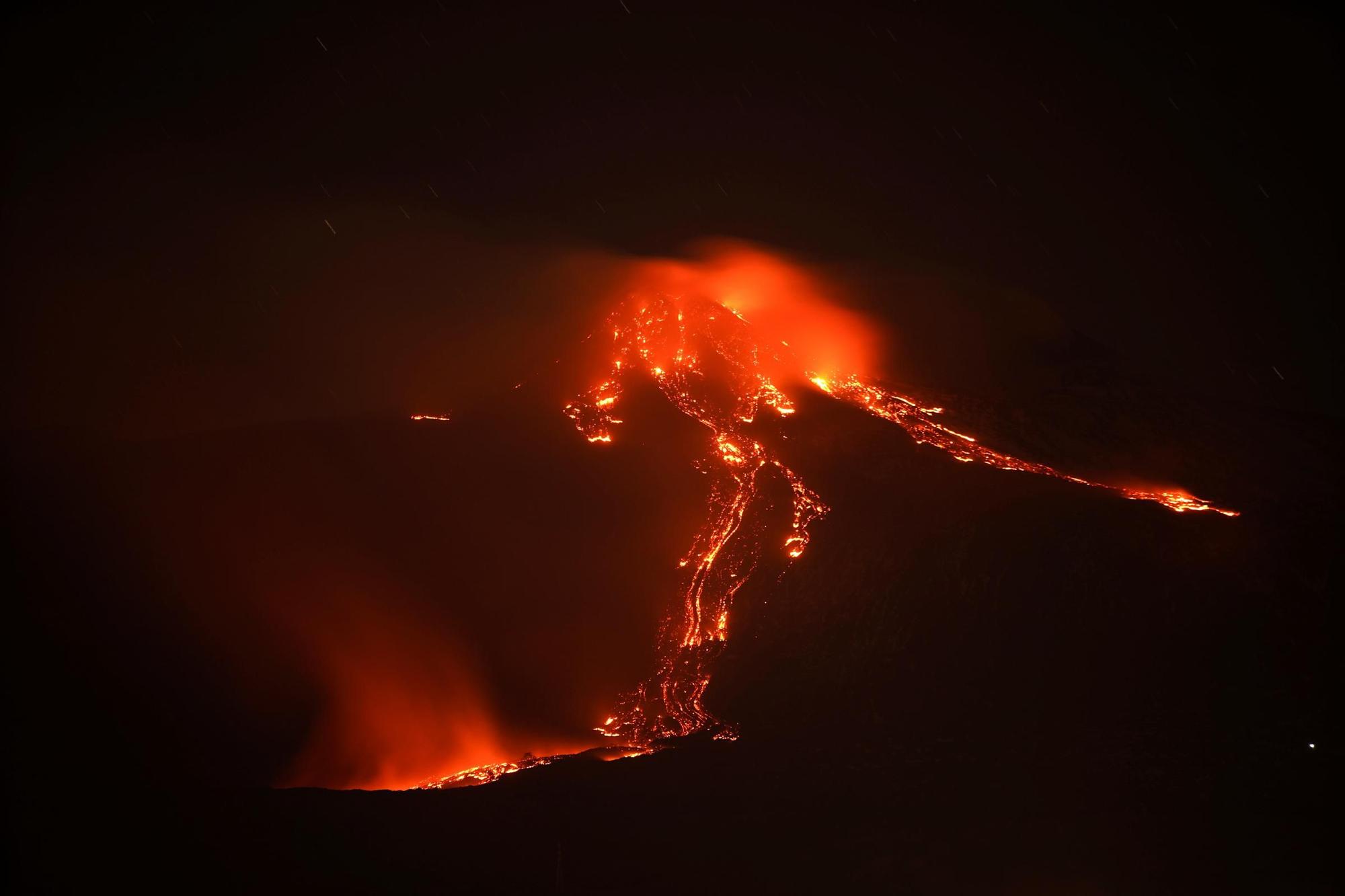 El volcán Etna entra en erupción y deja unas imágenes nunca vistas
