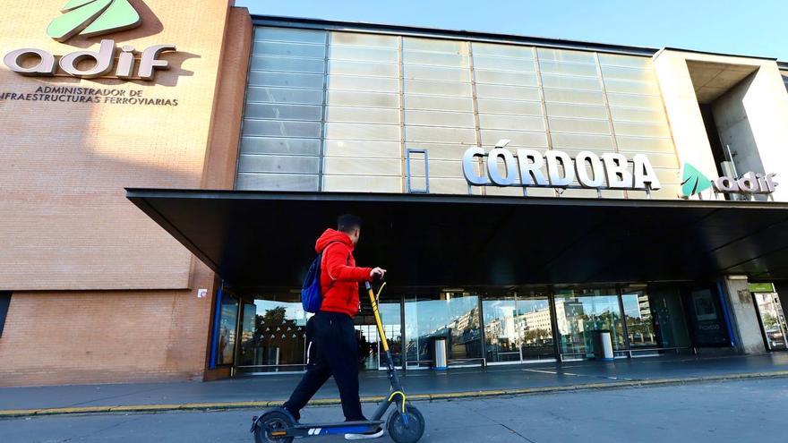 Normalidad en el primer día sin patinetes en los trenes de Renfe en Córdoba