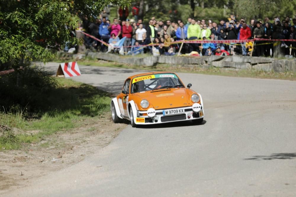 Los pilotos a su paso por el sexto tramo de la prueba, en Salceda