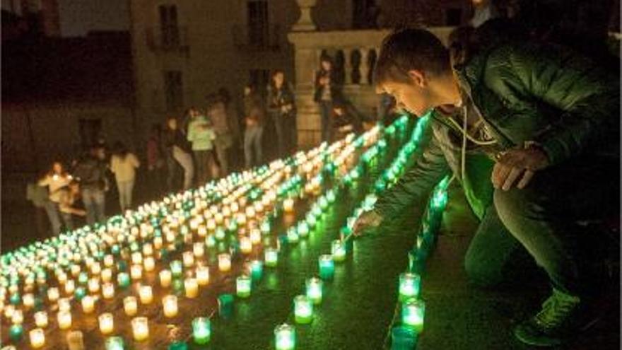 Encesa solidària de La Salle a les escales de la Catedral