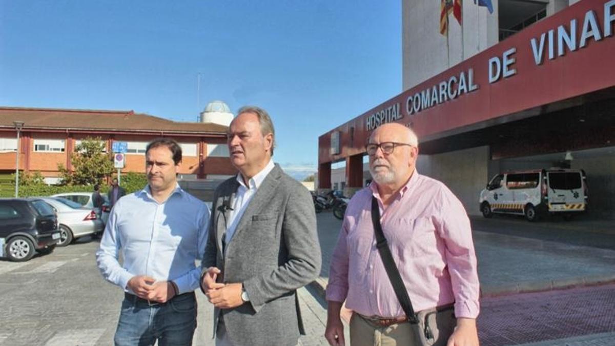 El candidato del PP a Les Corts por Castellón denuncia «el desmantelamiento» del Hospital Comarcal de Vinaròs.