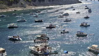 Con dos meses de retraso y ahora que hay un intenso tráfico en el mar: Xàbia desplegará la próxima semana los campos de boyas