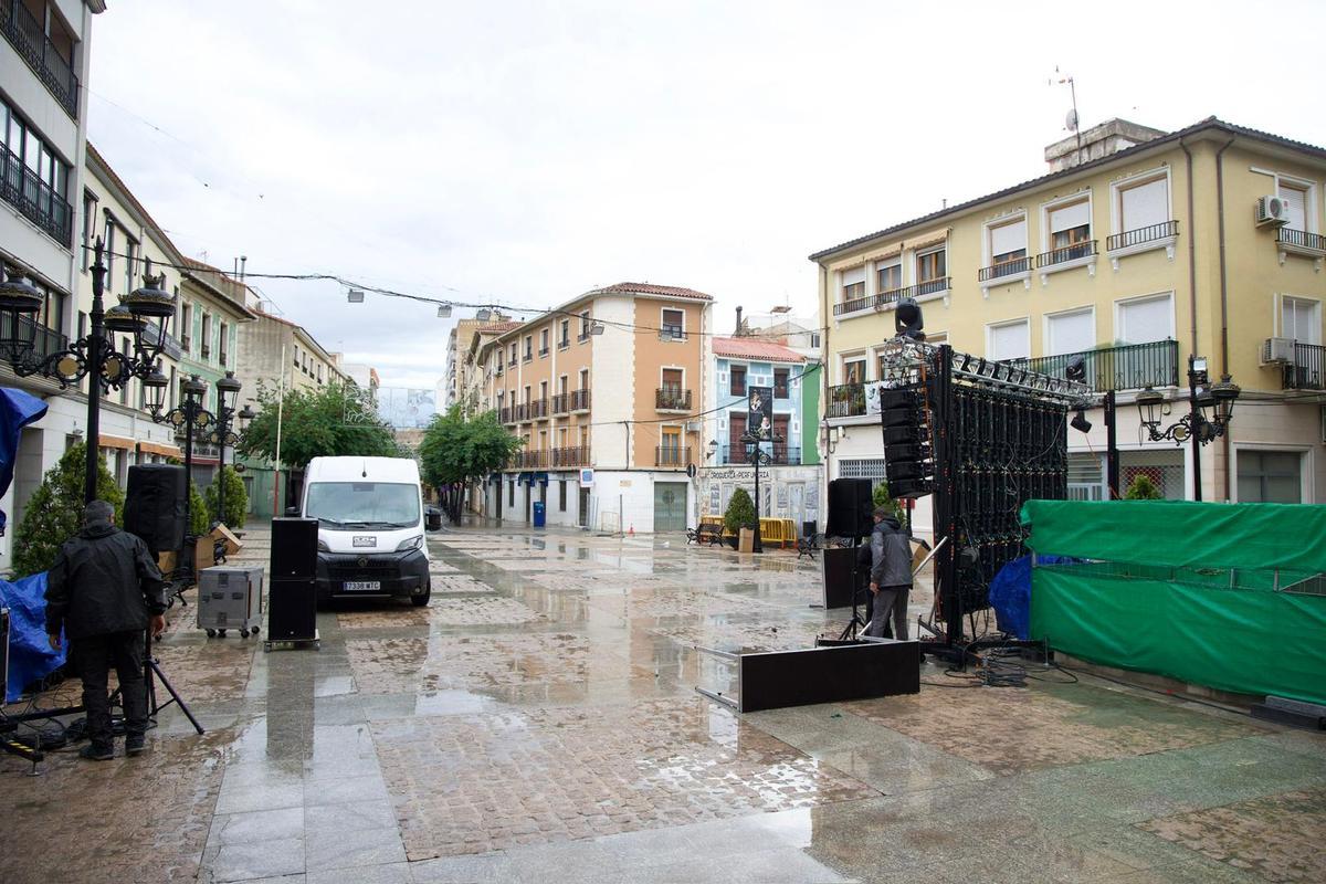 La plaza del Ayuntamiento, vacía tras la suspensión del acto del ascenso del Eldense.