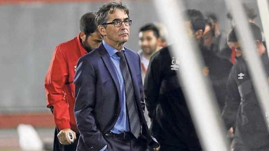 El fútbol se vuelca con Fernando Vázquez, extécnico del Mallorca, hospitalizado tras un problema cardíaco