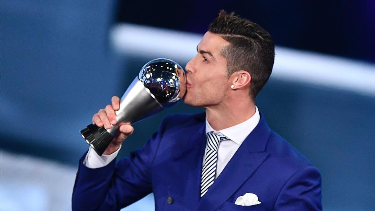 Cristiano recibe el THE BEST