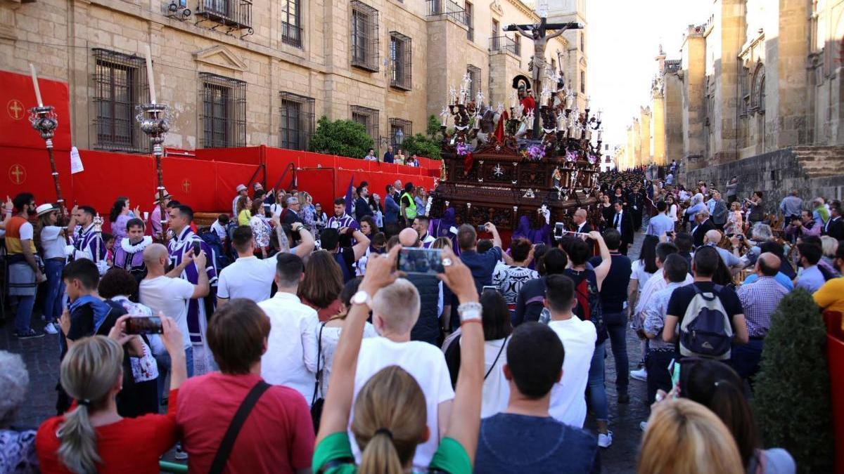 Un error sobre la Semana Santa y los palcos del entorno de la Mezquita Catedral