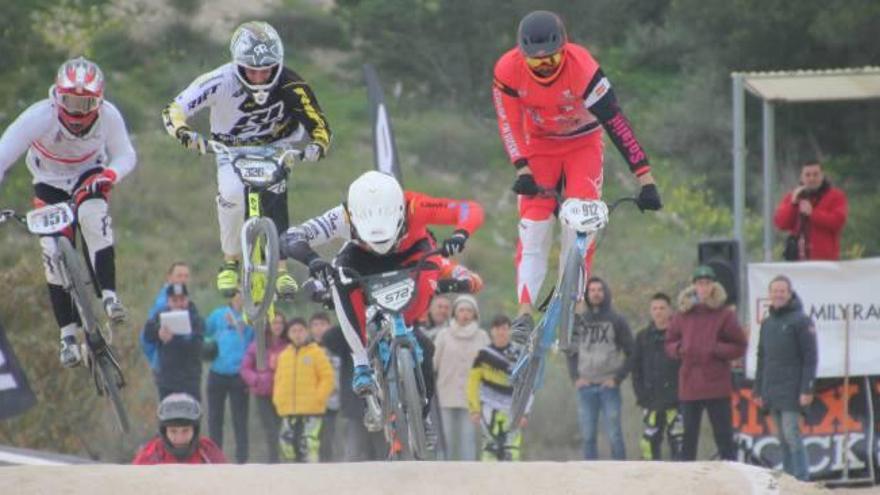 Arranca la Liga de BMX en El Campello