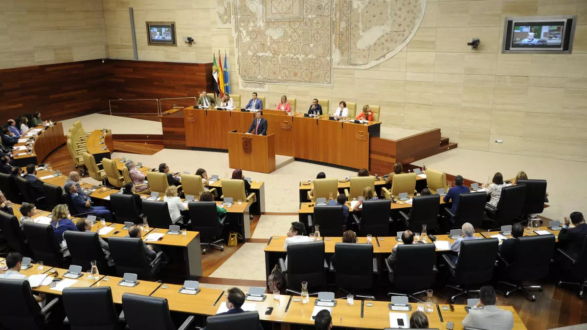 Una investidura en medio de unas generales