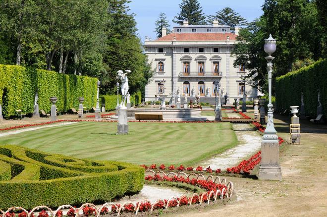 El Versalles asturiano cuenta con jardines de tres estilos, pero todos con estatuas.