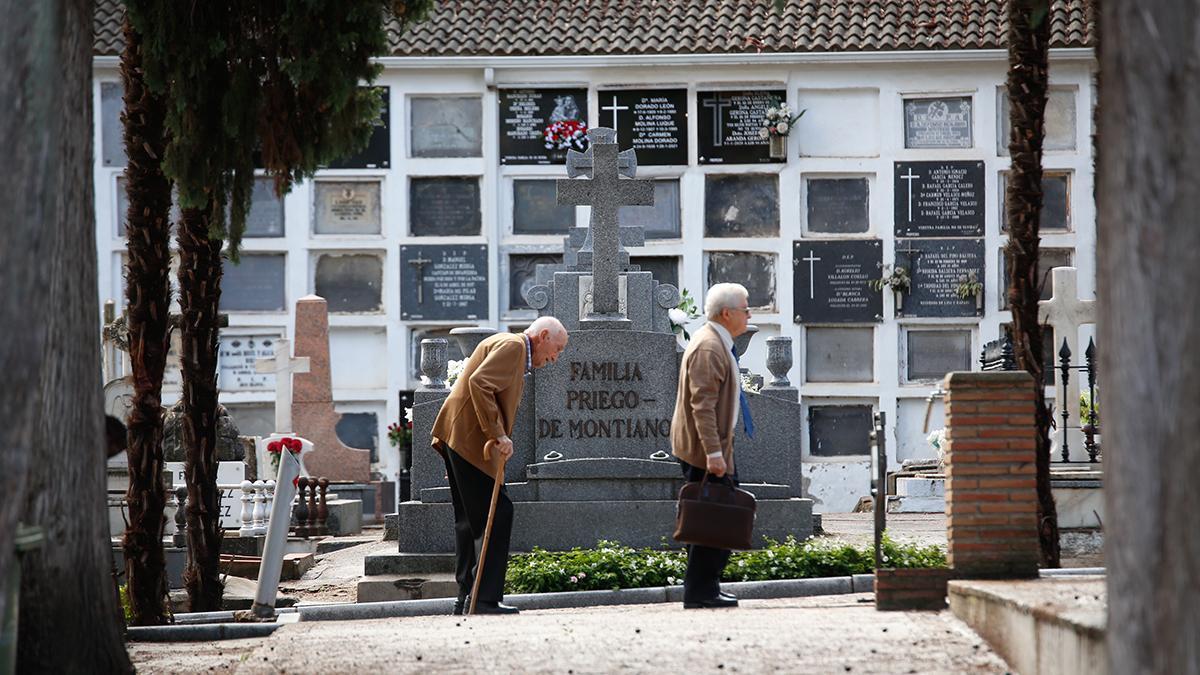 Día de Todos los Santos en los cementerios cordobeses