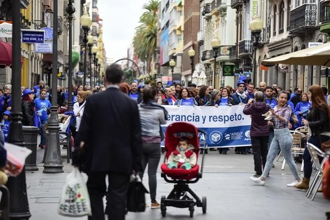 Marcha azul para celebrar el Dia Mundial de ...