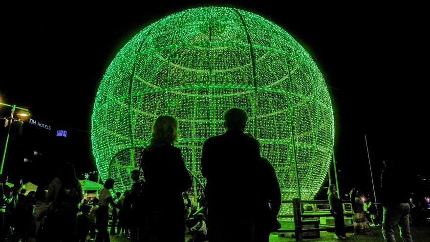 Espectáculo de luces en Las Palmas de Gran Canaria: Las Canteras brilla al ritmo de Mariah Carey