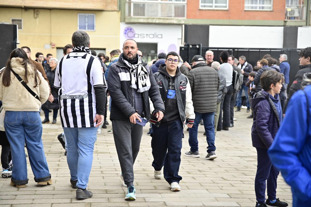 Galería | Búscate en las mejores imágenes del Castellón-Huesca