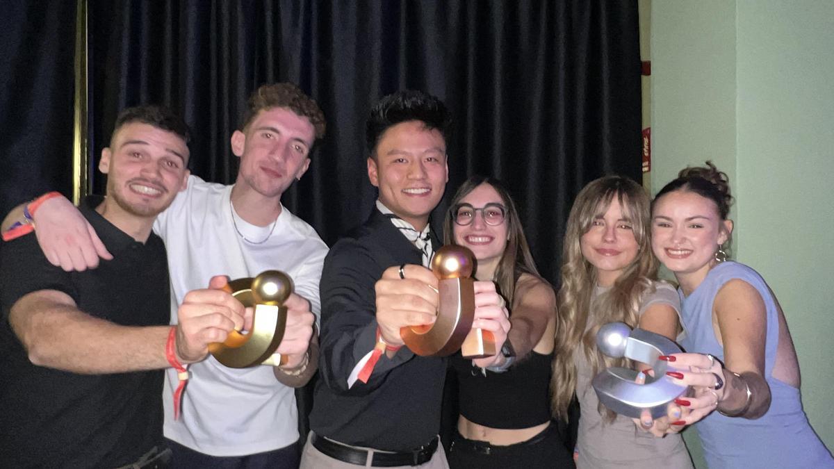 Els equips guanyadors de l'or i la plata a la competició Inspirational.