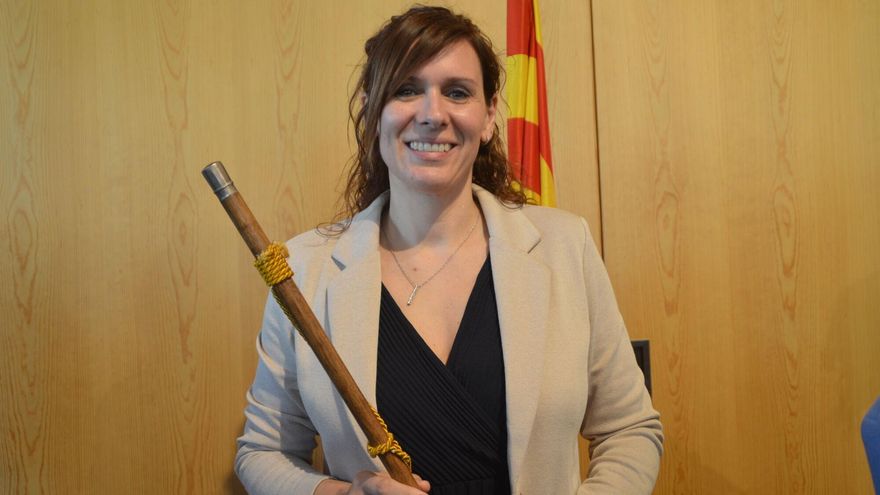 Núria Campdelacreu, la primera alcaldessa de Cabanes: &quot;Ara em toca treballar i anar aprenent&quot;