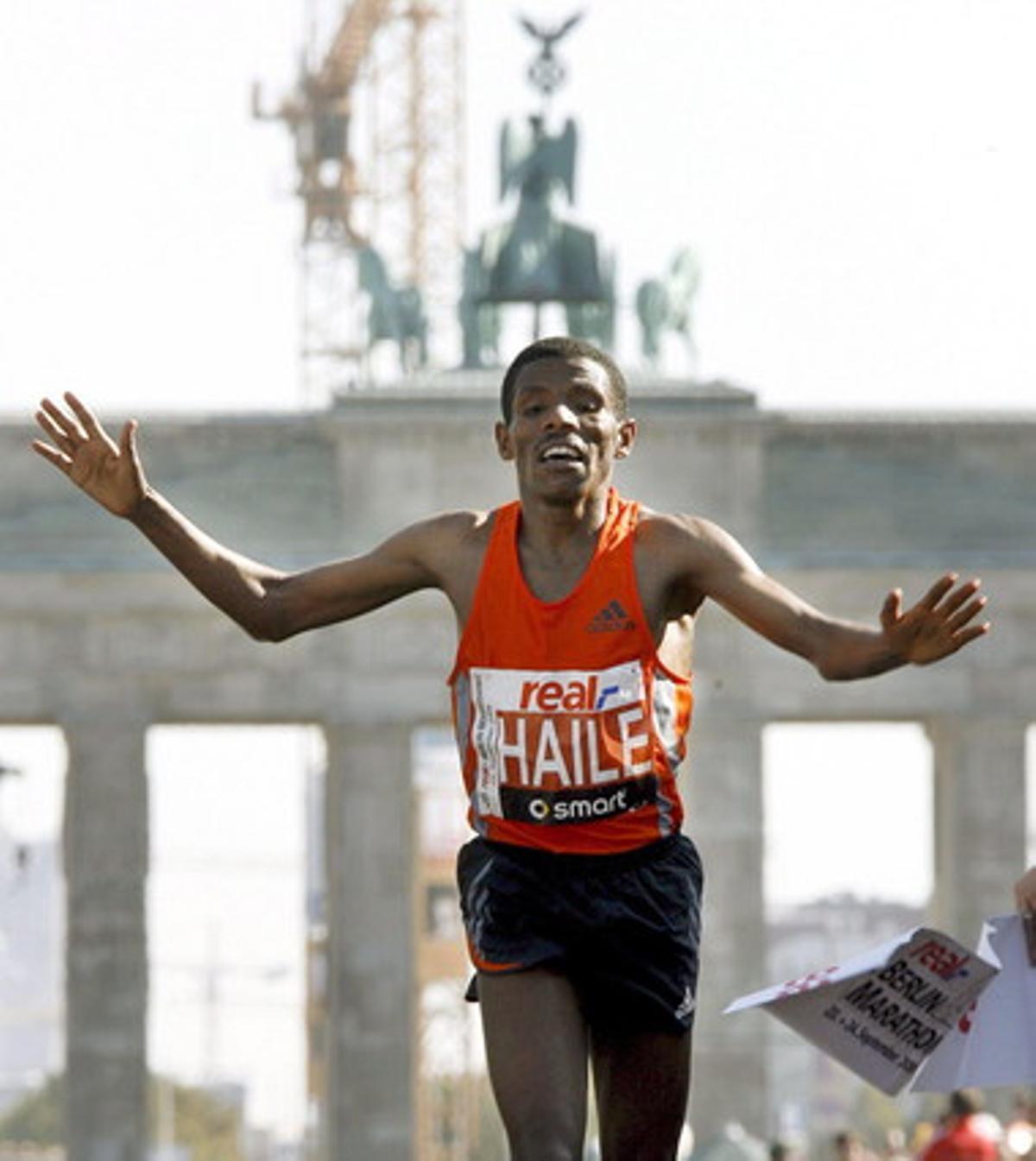 Gebrselassie, a la Marató de Berlín el 2006. Gebrselassie, a la Marató de Berlín el 2006.