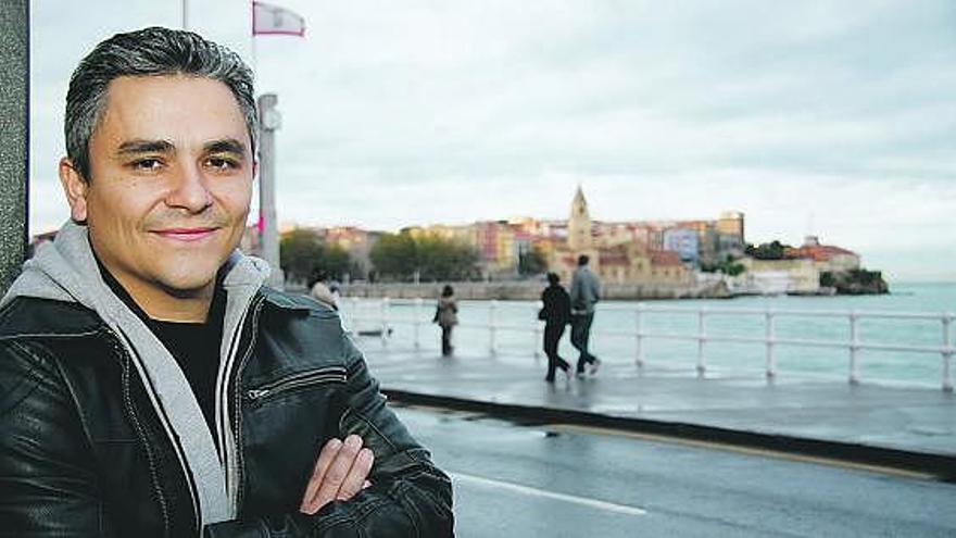 El director de «Planet 51», Jorge Blanco, ayer, en los cines Centro de Gijón, donde se proyecta su película.