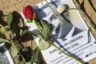 El homenaje a las víctimas del franquismo en Córdoba, en imágenes