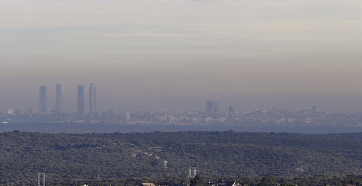 Vista de la capa de contaminación sobre la ciudad de Madrid.