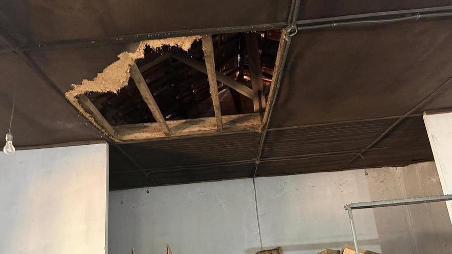 La comisión de San Benito denuncia el deterioro del teleclub de Pardesoa, Forcarei