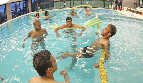 La selección de Brasil, de relax en la piscina