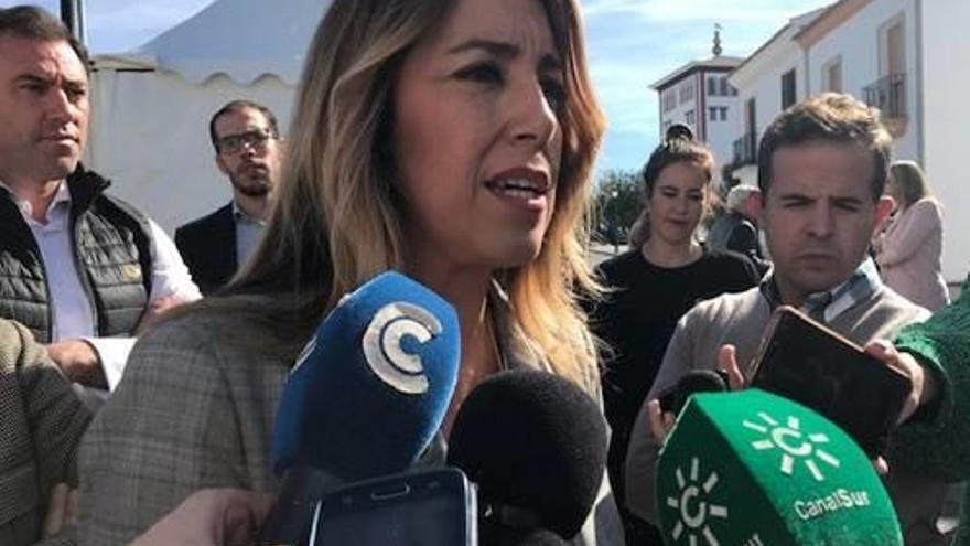 Susana Díaz, atenent els mitjans de comunicació.