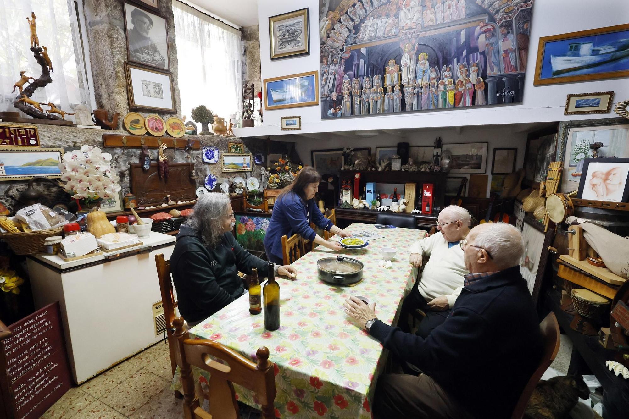 El histórico bar vigués Casa Roucos cerrará por la urbanización de Barrio do Cura