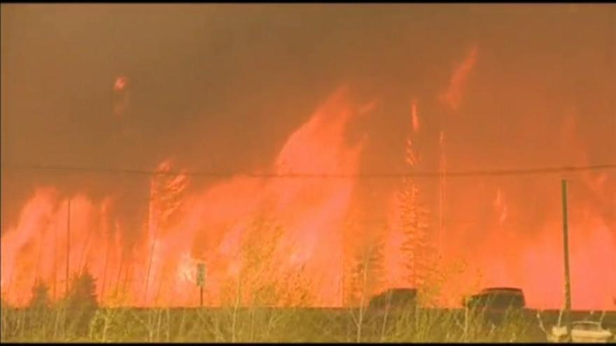 Vídeo / Un incendio en Canadá obliga a evacuar toda una ciudad