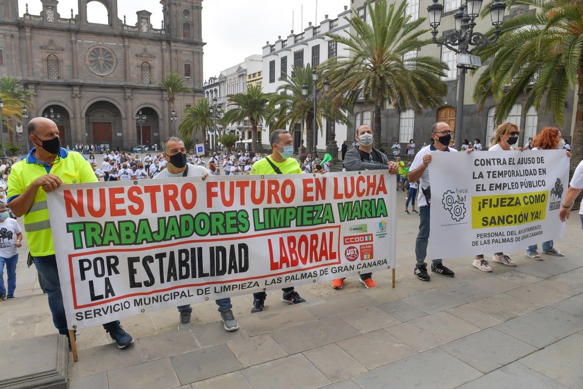 Manifestación de empleados municipales para exigir que los hagan fijos