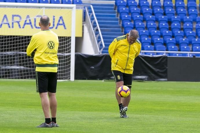 19.01.19. Las Palmas de Gran Canaria. Fútbol segunda división temporada 2018-19. Entrenamiento de la UD Las Palmas en el Estadio de Gran Canaria. Foto Quique Curbelo