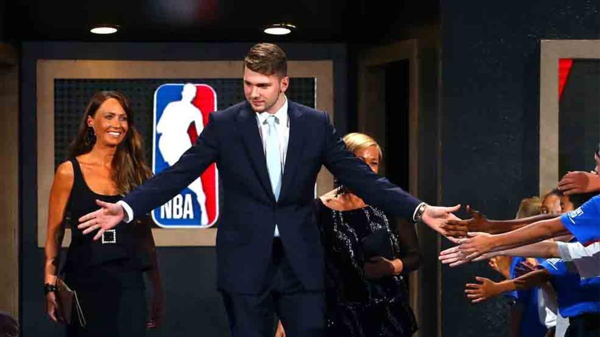 Doncic llevará el dorsal 77 en los Dallas Mavericks