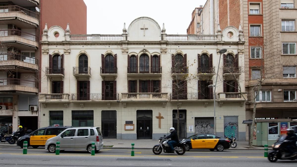 Pla general de la parroquia Sant Isidor de Barcelona  al carrer del Comte d Urgell  176  10 de marc del 2021  (Horitzontal) F  Avia   Hospital Clinic ACN