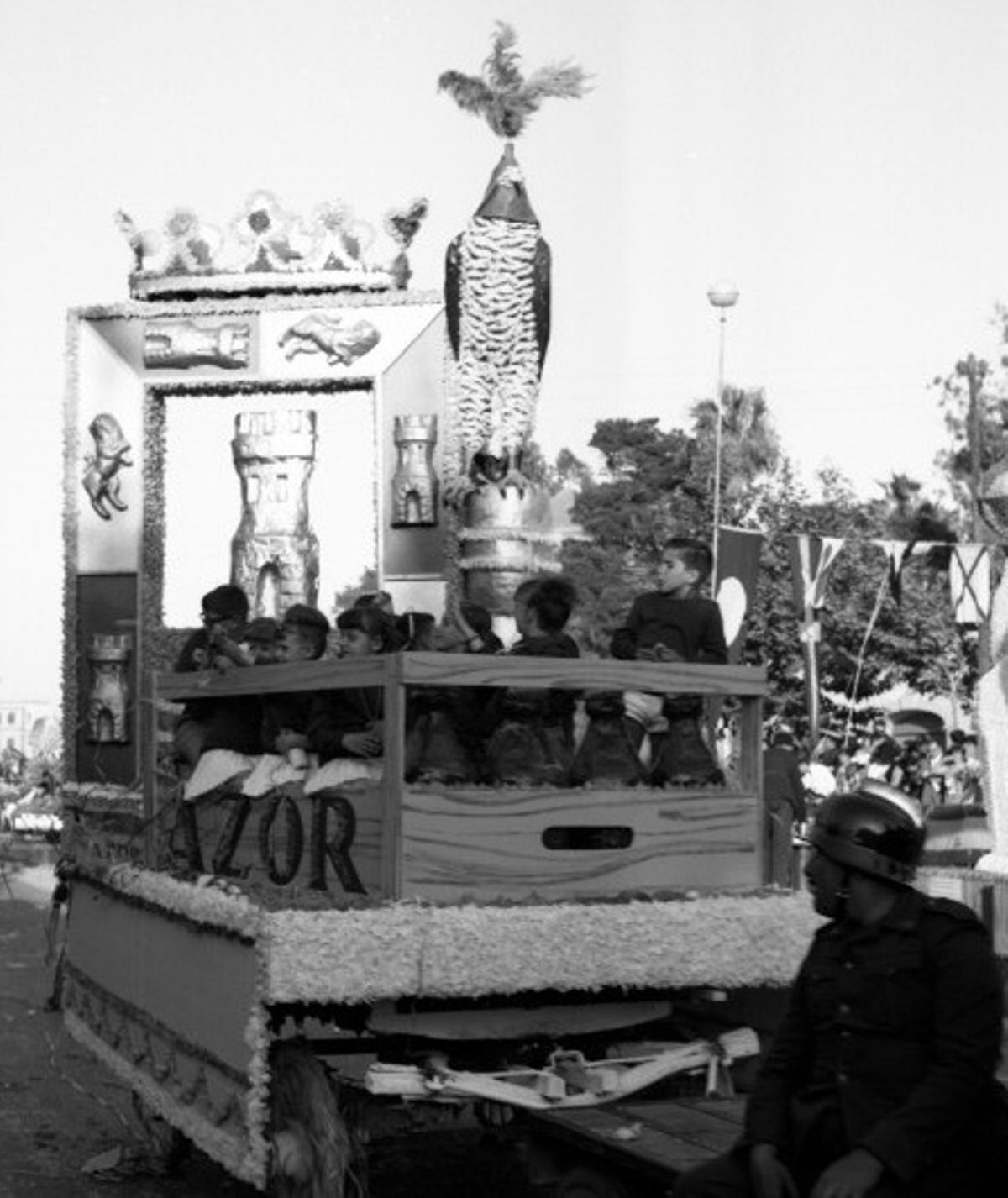 Carroza de la fábrica cartagenera de Cervezas El Azor