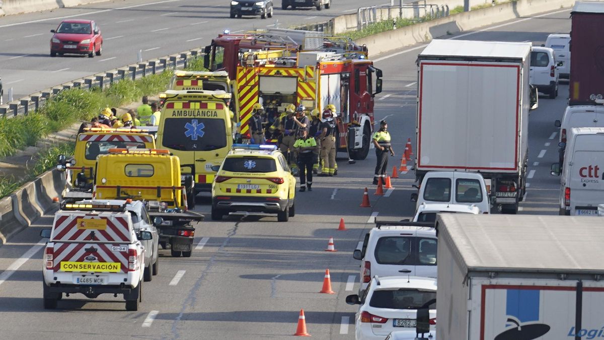 Les imatges de les cues quilomètriques a l’AP-7 per un accident múltiple a Salt