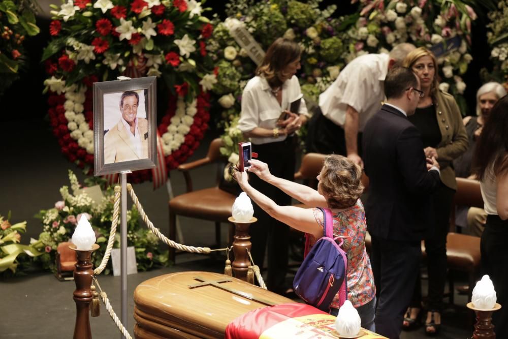 Despedida Arturo Fernández: Capilla ardiente en el teatro Jovellanos de Gijón