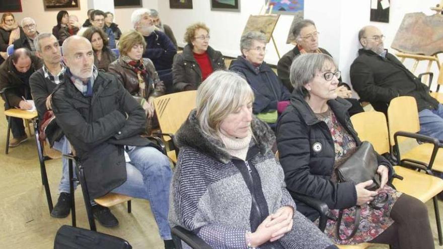 El Ateneo celebró ayer una asamblea extraordinaria para debatir la Estrategia Urbana Marín 2020. // S.A.