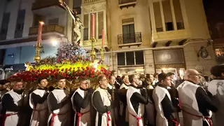 Viernes Santo Elche: procesión general de cofradías que guía a la 'Trencà del Guió'
