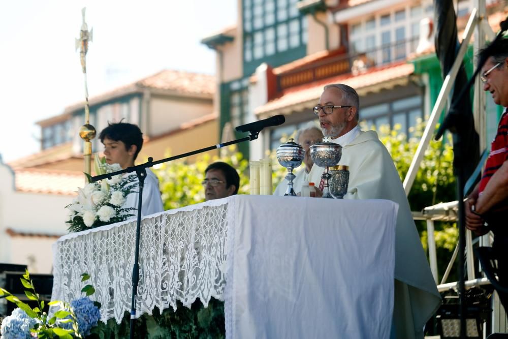 Misa y procesión del Carmen en Luanco