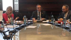 El president del Parlament, Josep Rull, durante la reunión de la Mesa con la vicepresidenta Raquel Sans y el secretario Juli Fernández