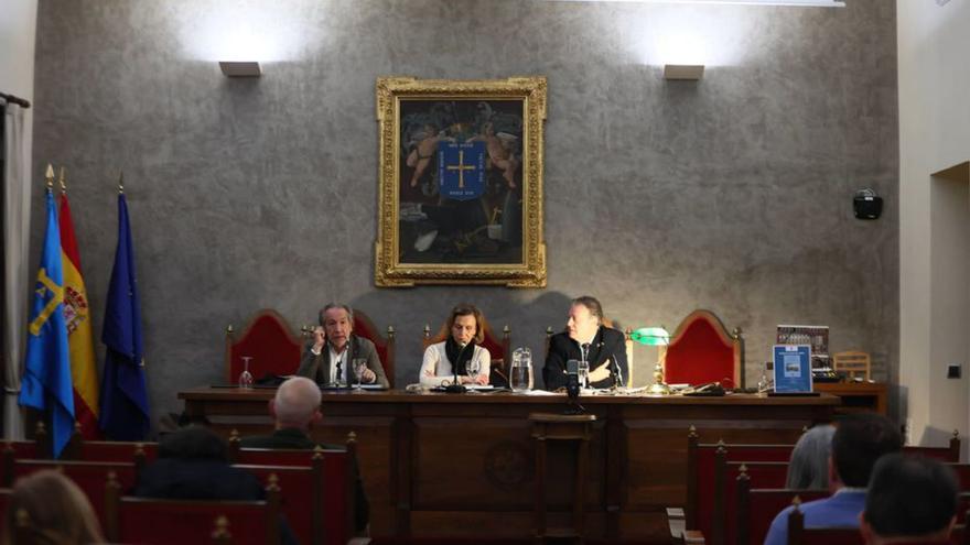 Por la izquierda, Ricardo Labra, Marta Pérez Toral y Manuel Mora. | MARIO CANTELI