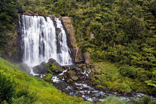 Cataratas Marokopa, Nueva Zelanda, cuevas de Waitomo